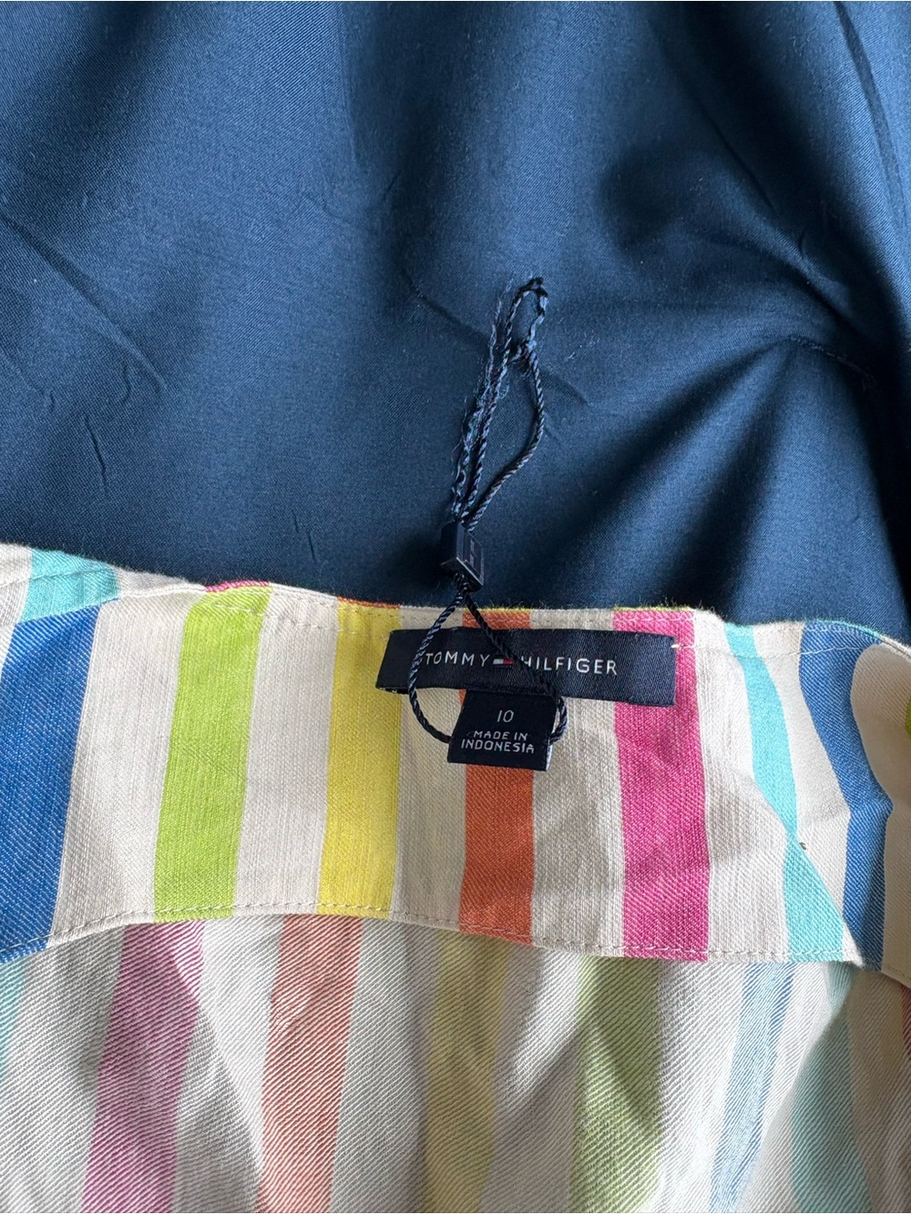 Size 10- Tommy Hilfiger Sleeveless Collared Midi Dress in Multi-Stripe - Picture 3 of 6